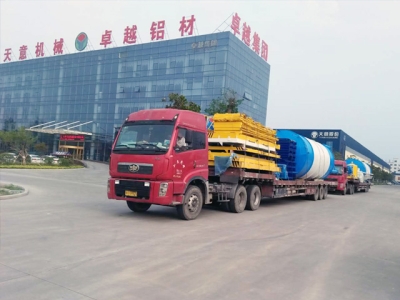 熱烈祝賀內(nèi)蒙古客戶輕質(zhì)墻板生產(chǎn)線成功啟運！